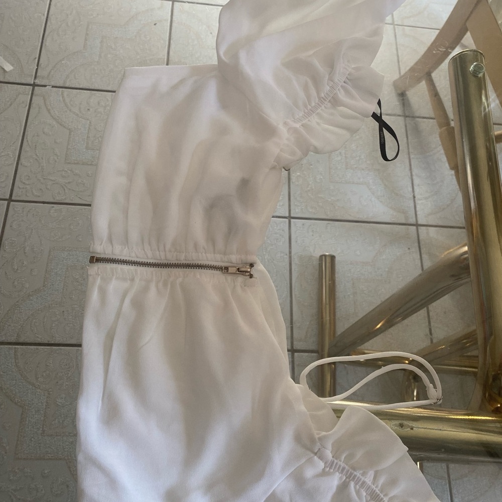 Chic White Blouse with Ruffled Sleeves